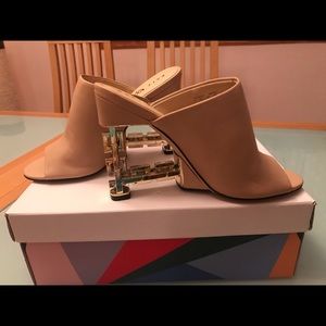 Katy “The Perry” chain link gold mules wedges